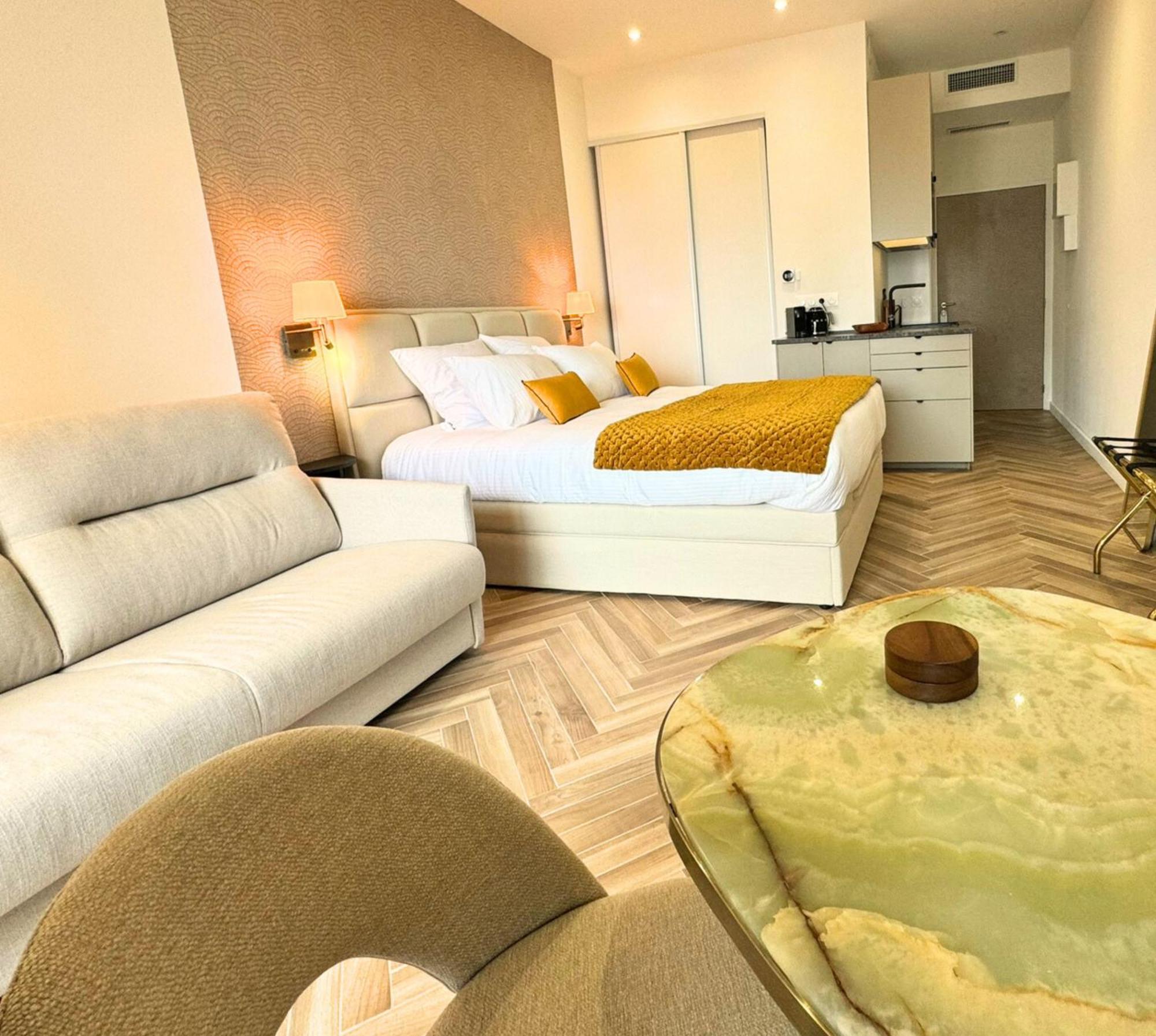 Monaco Border Luxury Suite - Sea View - Pool 博索莱伊 外观 照片