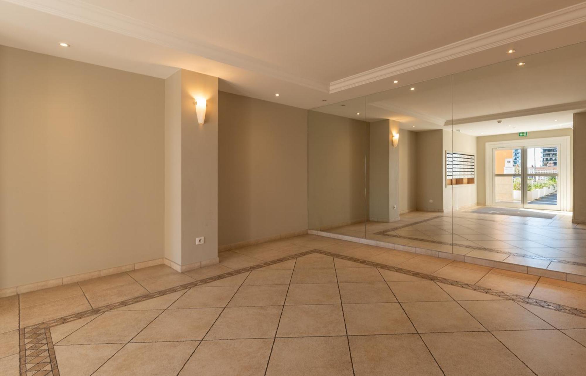 Monaco Border Luxury Suite - Sea View - Pool 博索莱伊 外观 照片